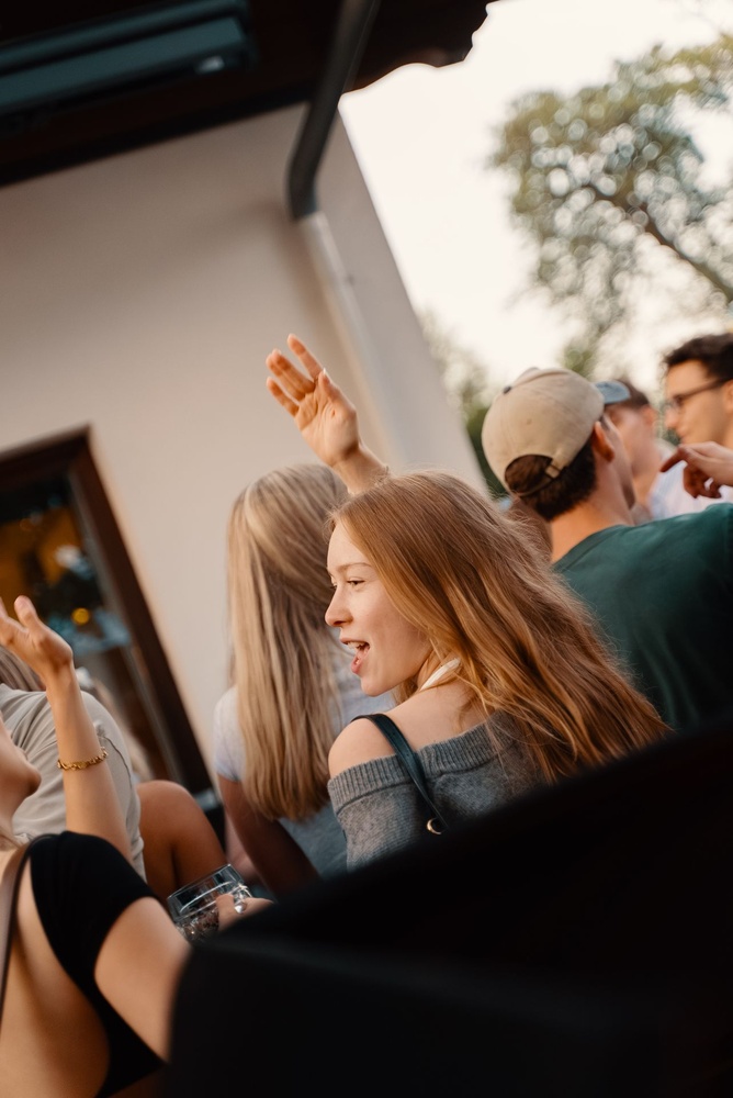 Stimmung beim Sundowner 2026 – Foto © Floobe